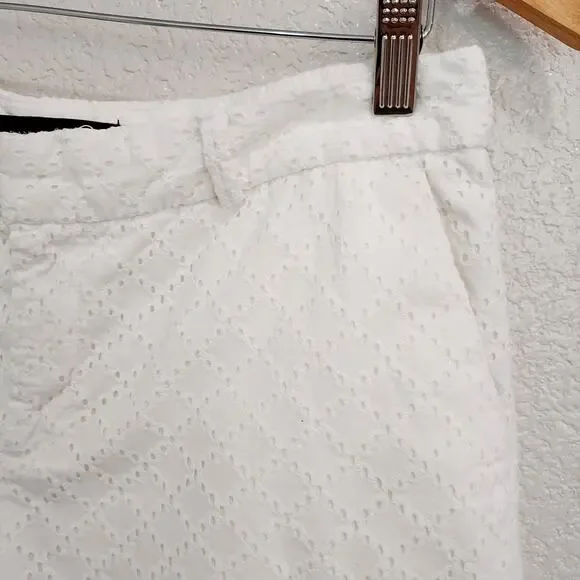 Banana Republic White Eyelet Chino Shorts Size 6 - Picture 3 of 10